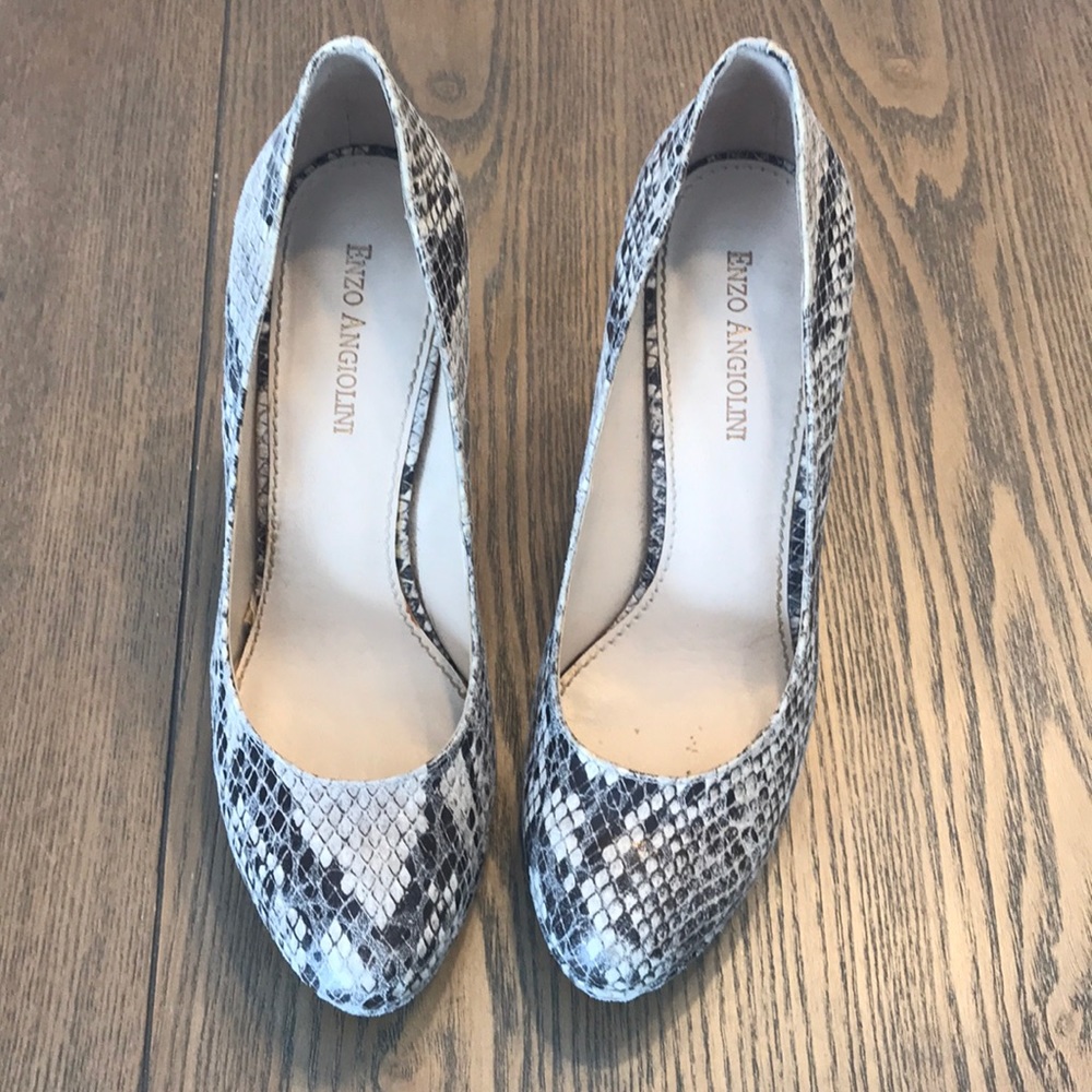 Snakeskin Enzo Angiolini pumps
